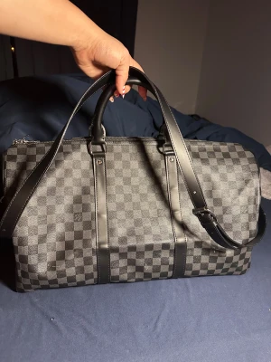 Weekend bag - in good condition no issue at all🫶 the handles are also in leather korean made