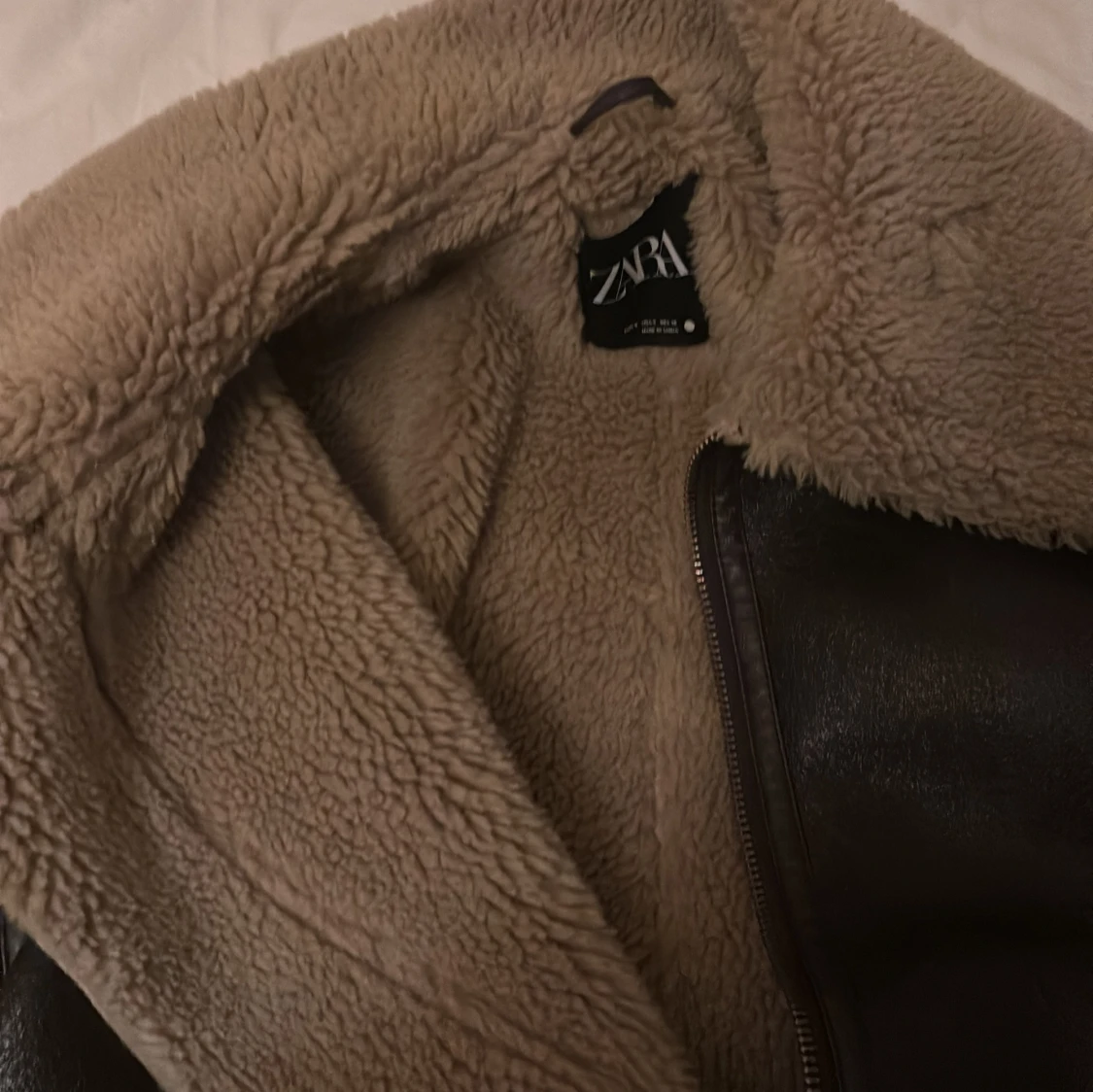 Brun teddyjacka från Zara, storlek S - 2