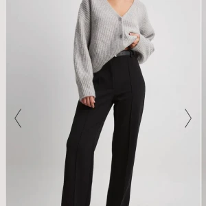 Kostymbyxor Na-kd - Helt oanvända kostymbyxor från NA-KD