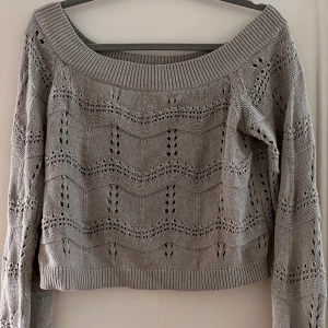 Stickad tröja  - Stickad tröja från only, använd fåtal gånger 