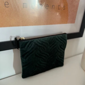 Nesesär  - Nesesär som inte kommer till använding!  Skriv pm om du vill veta mått osv ❤️