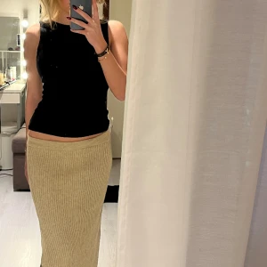 Stickad kjol - Stickad beige kjol från vila❤️