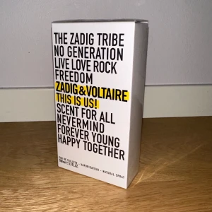 Zadig & Voltaire This Is Us! 100 ml - Eau de Toilette som är helt ny. En gåva som tyvärr inte går att byta.
