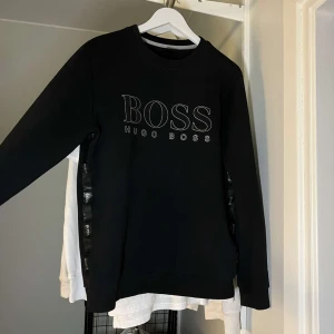 Hugo boss sweatshirt - Väldigt bra skick, storlek L men passar även M