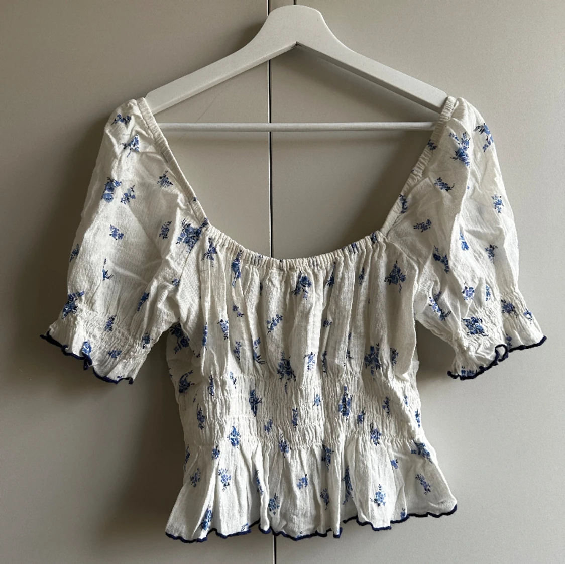 Blommig somrig blus  - 91