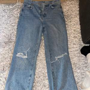 Vida jeans från bikbok storlek 33/32, inga defekter