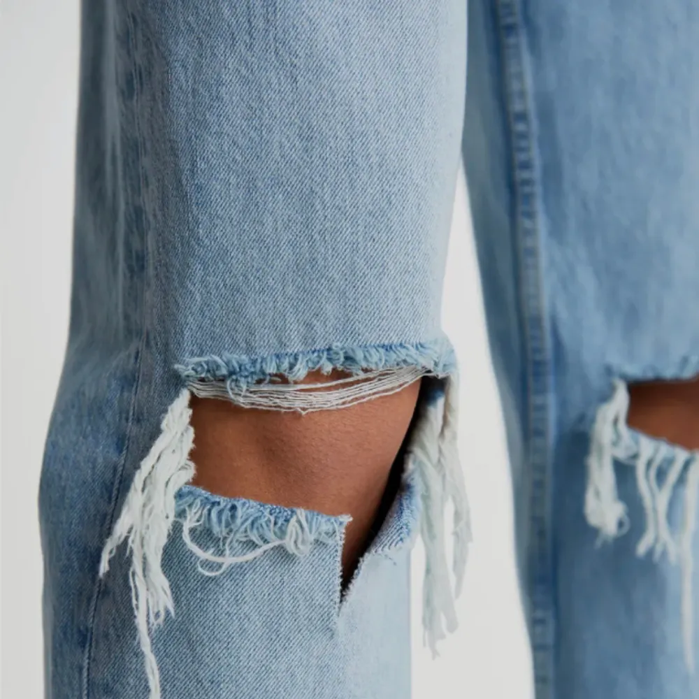 Superfina jeans som är använda fåtal gånger utan defekter☺️💞💞. Jeans & Byxor.