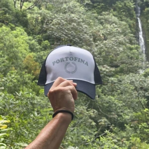 PORTOFINA keps - Helt ny Portofina truckerkeps ifrån Hawaii kollektionen. Perfekt nu till sommaren ☀️ 