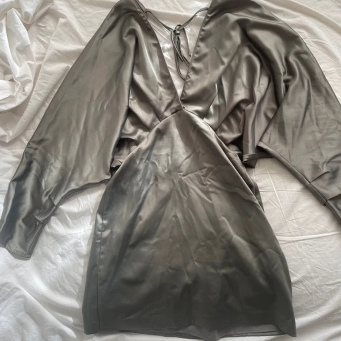 Satin klänning - 90