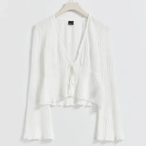 Gina topp - Säljer denna söta topp från Gina då den inte kommer till användning. Endast testad.