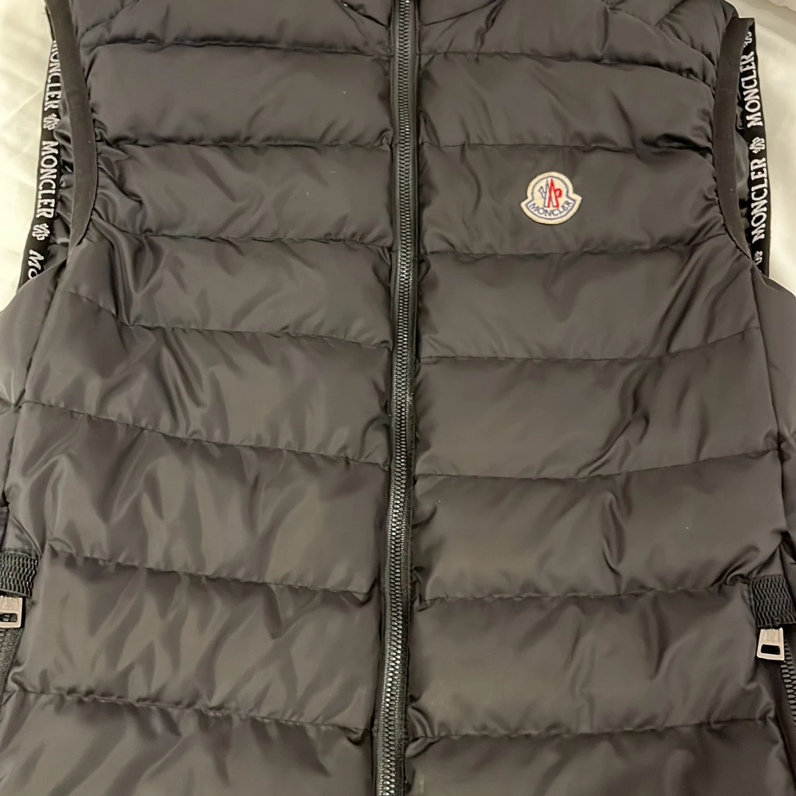 Moncler väst 