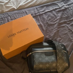 Lv väska äkta - Byte funkar 