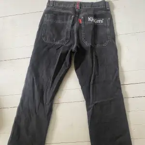 Skitcoola Urban Outfitters jeans, inga defekter! Nypris ca 750, pris kan självklart diskuteras! 😊