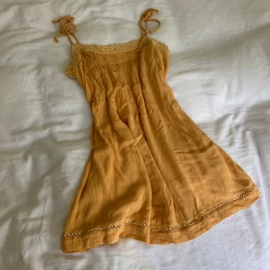 Jättefin klönning - Så söt orange klänning!!