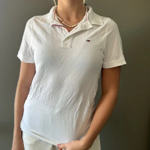 Tommy hilfiger piké stl Xs - Piké från Tommy hilfigher  Stl XS  Vid frågor vänligen kontakta mig och kan även samfraktas ihop med andra köp.