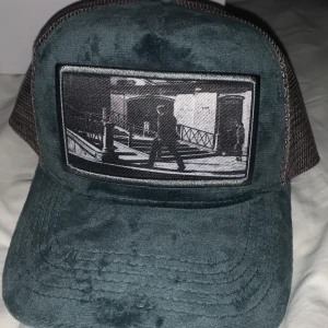 Keps emilo pendenza  - Helt ny emilo pendenza keps aldrig använd har box och papper kvar har bara öppnat den och inget mer priset går att diskutera kontakta för mer bilder MVH Kasper 