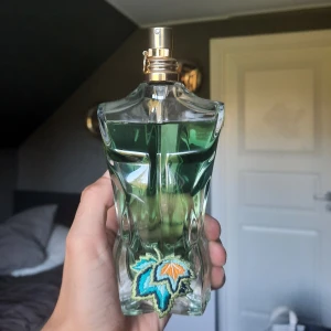 Jean Paul Gaultier Le beau - Jean Paul Gaultier Le beau 125ml, men det är typ 110ml kvar