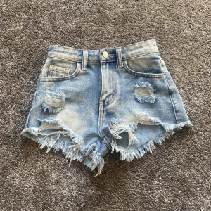 Jeans shorts i barn size - Blåa jeans shorts i barn size