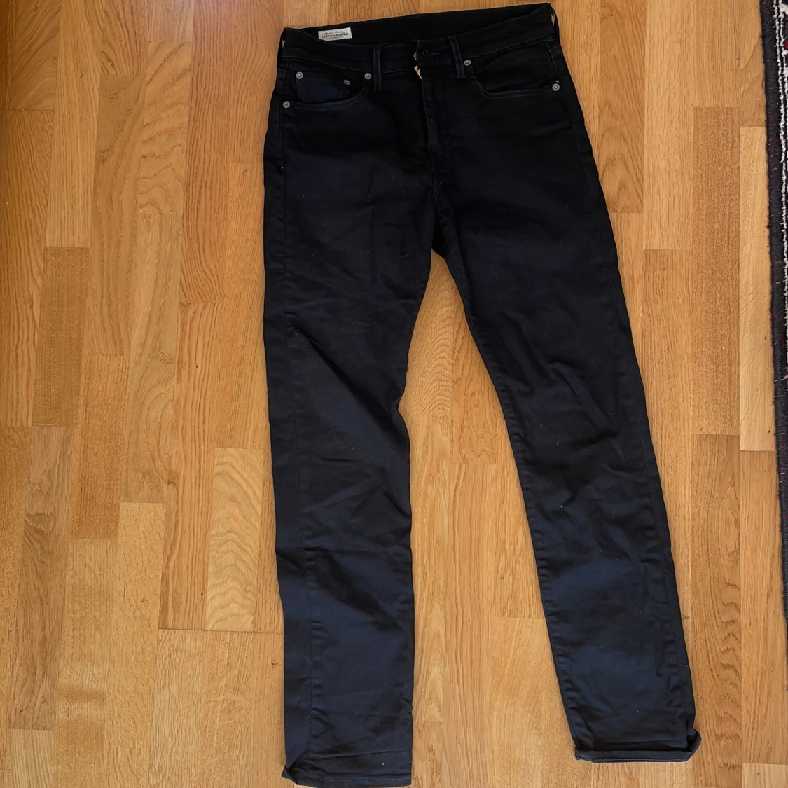 Levis svarta jeans 