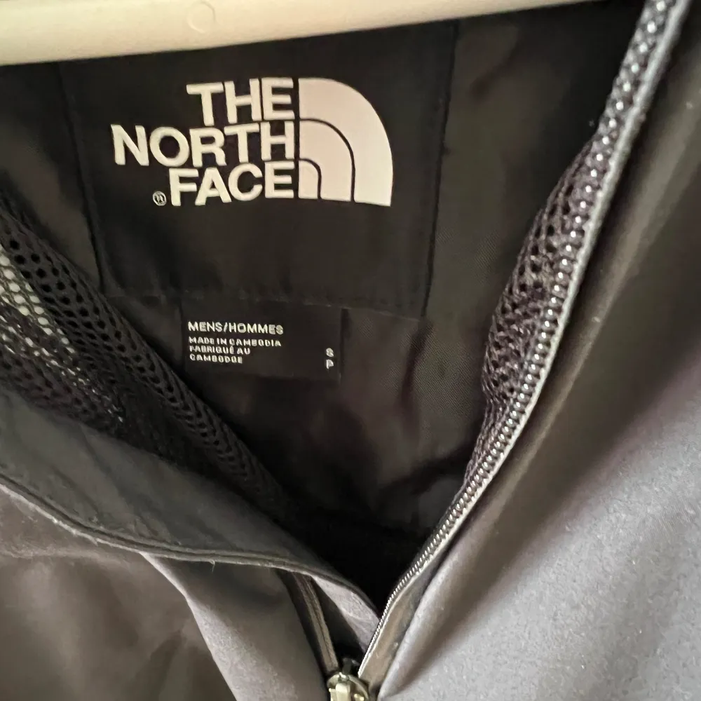 Jag säljer en fin the north face jacka. Den är i bra skick. . Jackor.