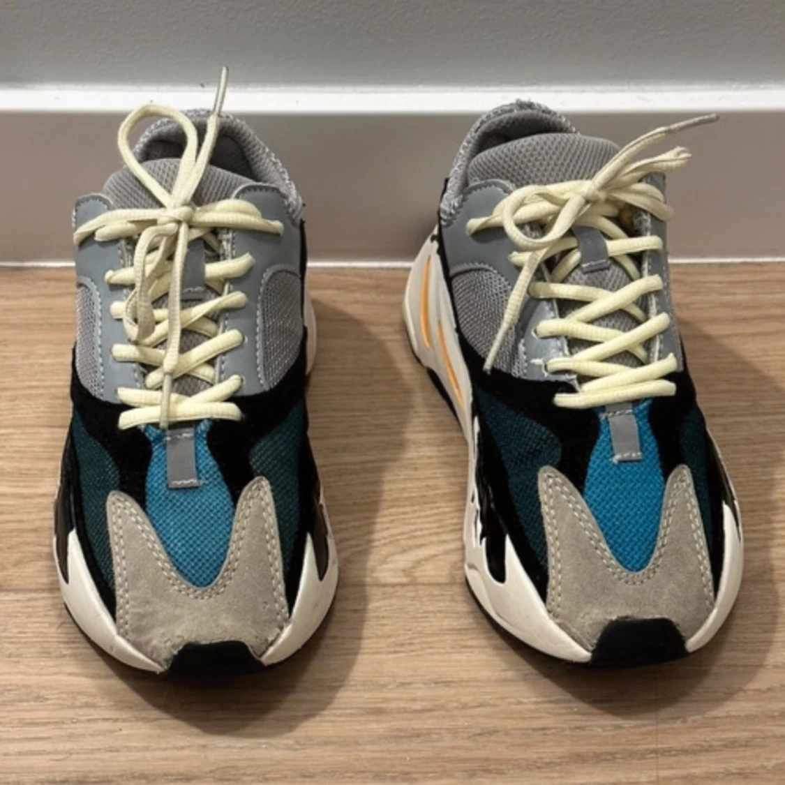 Yeezy 700 - 90