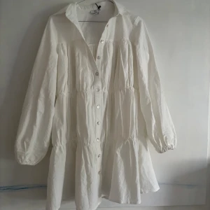 Klänning - Aldrig använd💕