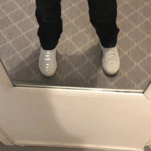 Vita Tn  - Vita Tn till salu för små använd några gånger. Kan sänka pris för snabb affär 