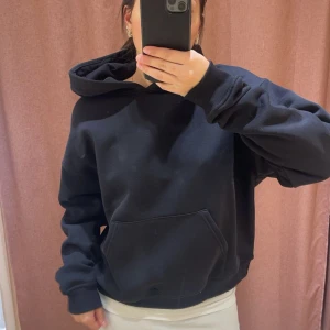 Gina hoodie - säljer den för jag inte använder den