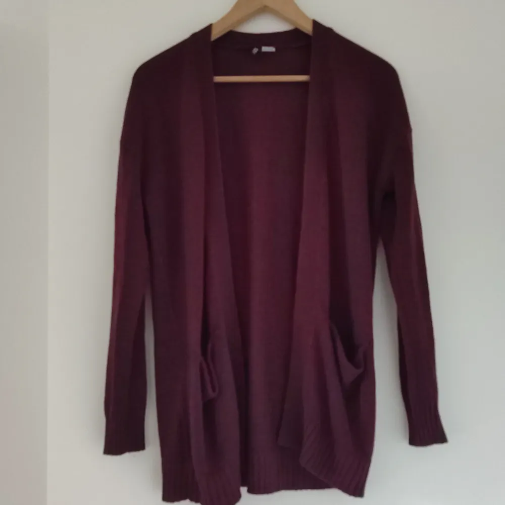 Cardigan size S from H & M Divided  New without tags  Burgundy . Tröjor & Koftor.