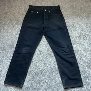 Levis 510 svart - Levis jeans 510 i färgen svart och storlek 30/28. Skriv vid ytterligare frågor.