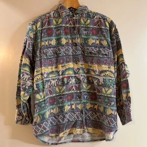 Vintage Flanellskjorta - Häftig vintage flanellskjorta från Vero Moda i 100% bomull 🐚🌺💮Använd men i gott skick. Storlek 38. 