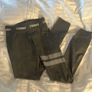 Gråa stronger byxor  - Använt få gånger bra skick🩶