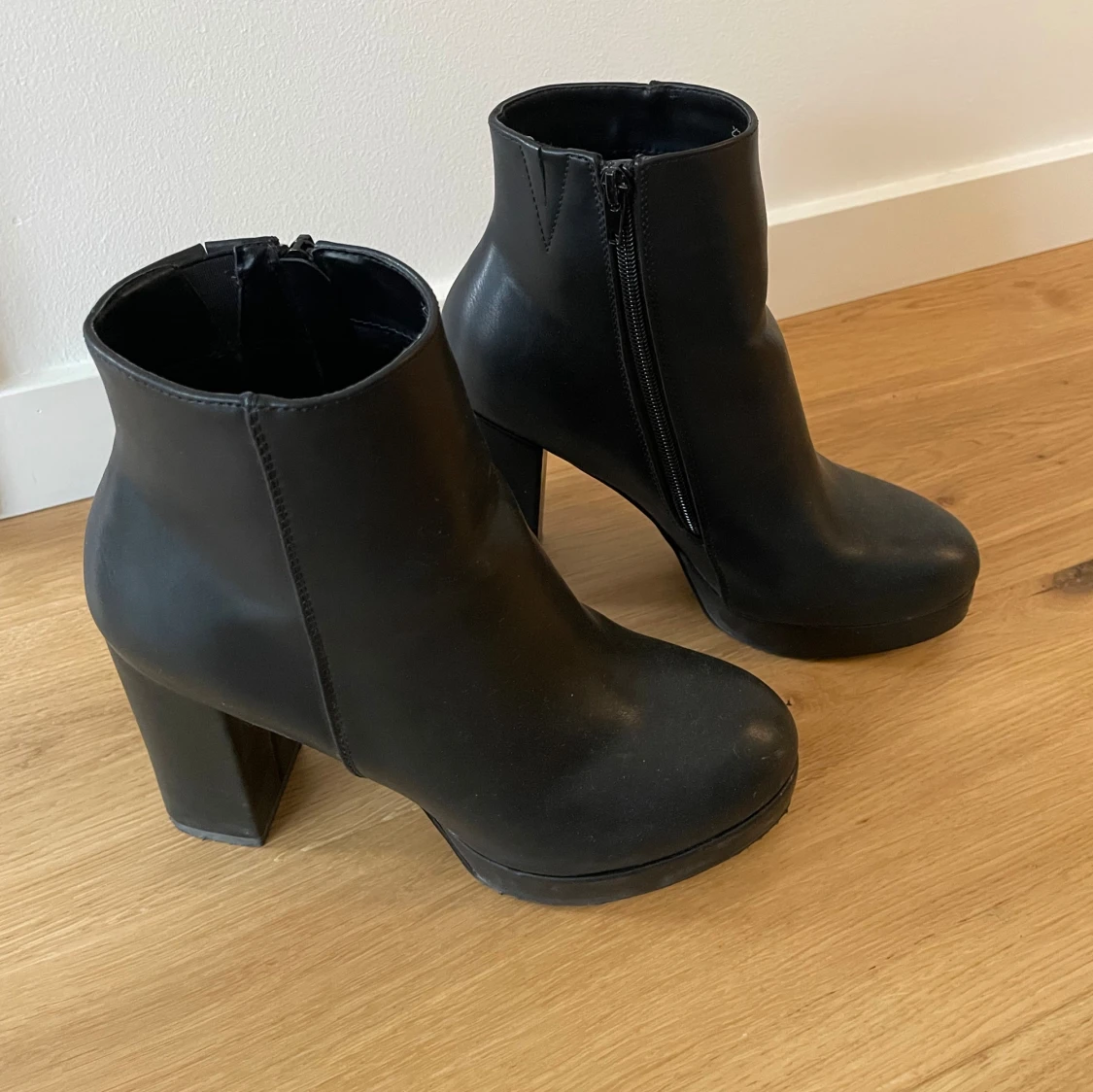 Stövletter - svarta - 90