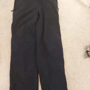 Byxor - Fridluftsbyxor/skidbyxor, från Abacus count on it, storlek M, fint skick!