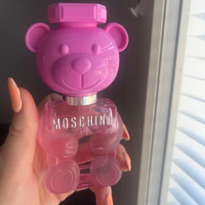 Moschino hair/bodymist - Super skick har bara inte riktigt kommit till användning  darför säljer jag. Mycket kvar💕