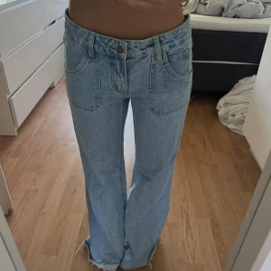 Jeans - Super snygga lågmidjade från brandymellville, köpte för 700 kr