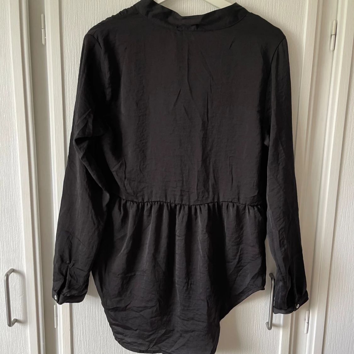 Svart blus  - 92