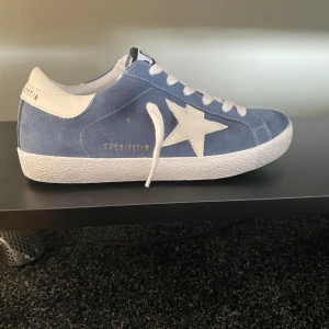 Golden goose  - Jätte fina bra kvalitet behöver sälja dom för dom e för små har använt några gånger