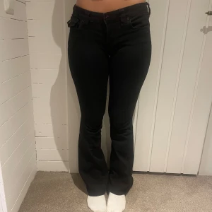 True religion jeans  - Helt nya true religion jeans. Använda två gånger men säljs för att dom är för stora. Inga skador eller skavanker💞. 