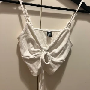 Topp  - Bra skick, aldrig använd. 