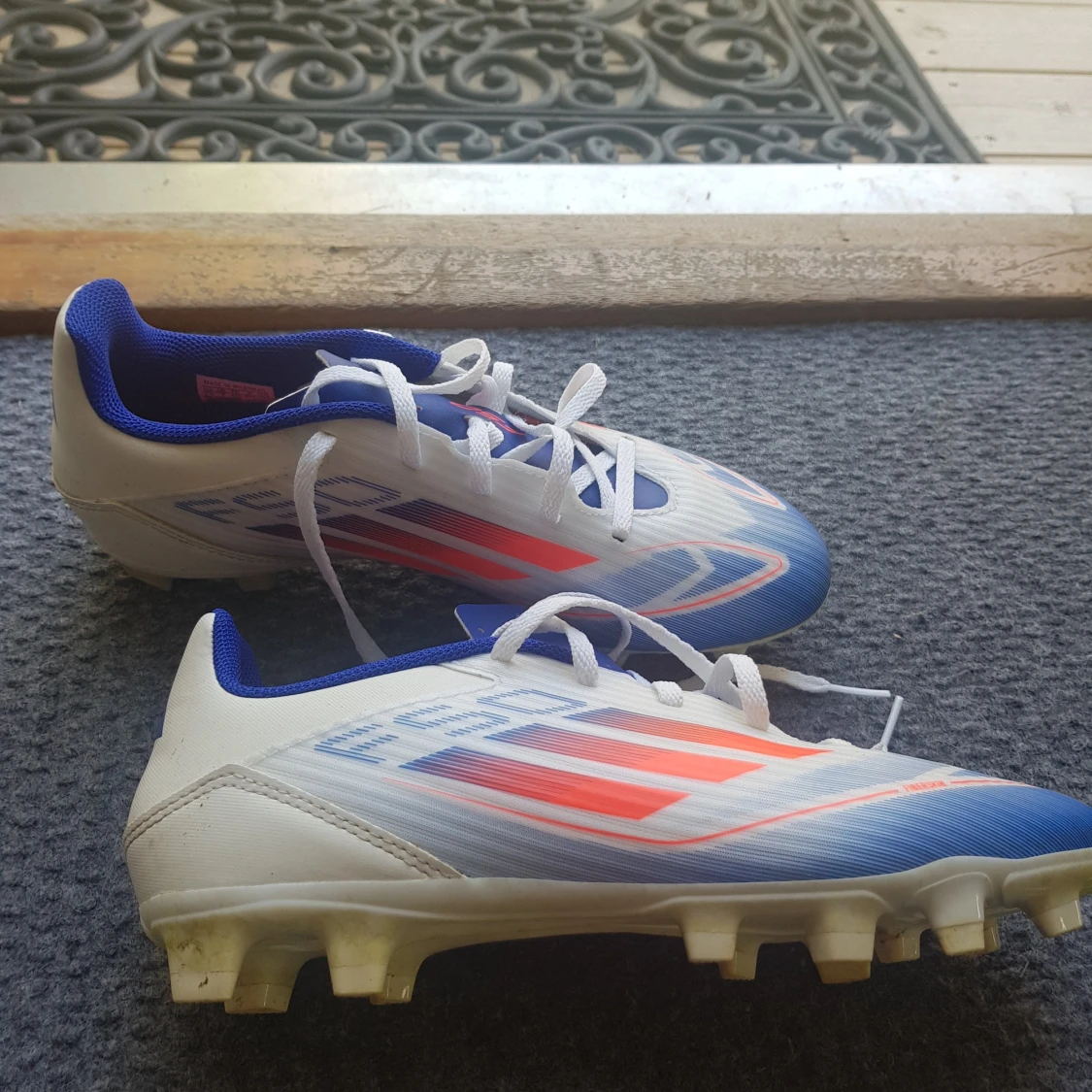 Adidas fotbollsskor  - 92