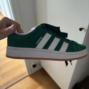 Adidas campus 00 - Använda 3 gånger men tycker inte riktigt dom passar mina fötter. 