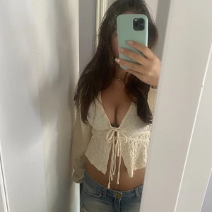 Blus med snörning  - Supersöt blus med snörning och volang💗endast testad 