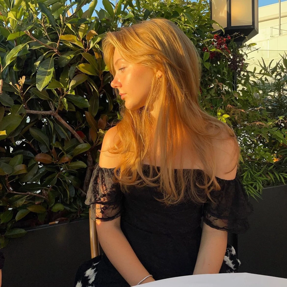 svart offshoulder klänning  - 90