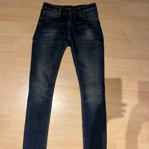 Nudie jeans - Jag säljer min jeans för att det är för litet, det är storlek 28/32 och det är i fint skick 