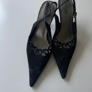 Sötaste klackarna!!! - Fina och diskreta spetsiga klackar i stolek 40!