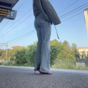 Zara jeans - Jeans med slits från zara. Storlek 36💗