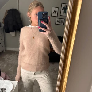 Malene Birger tröja - Superskön stickad tröja i en fin rosa färg! Den är lurvig i materialet mohair❤️