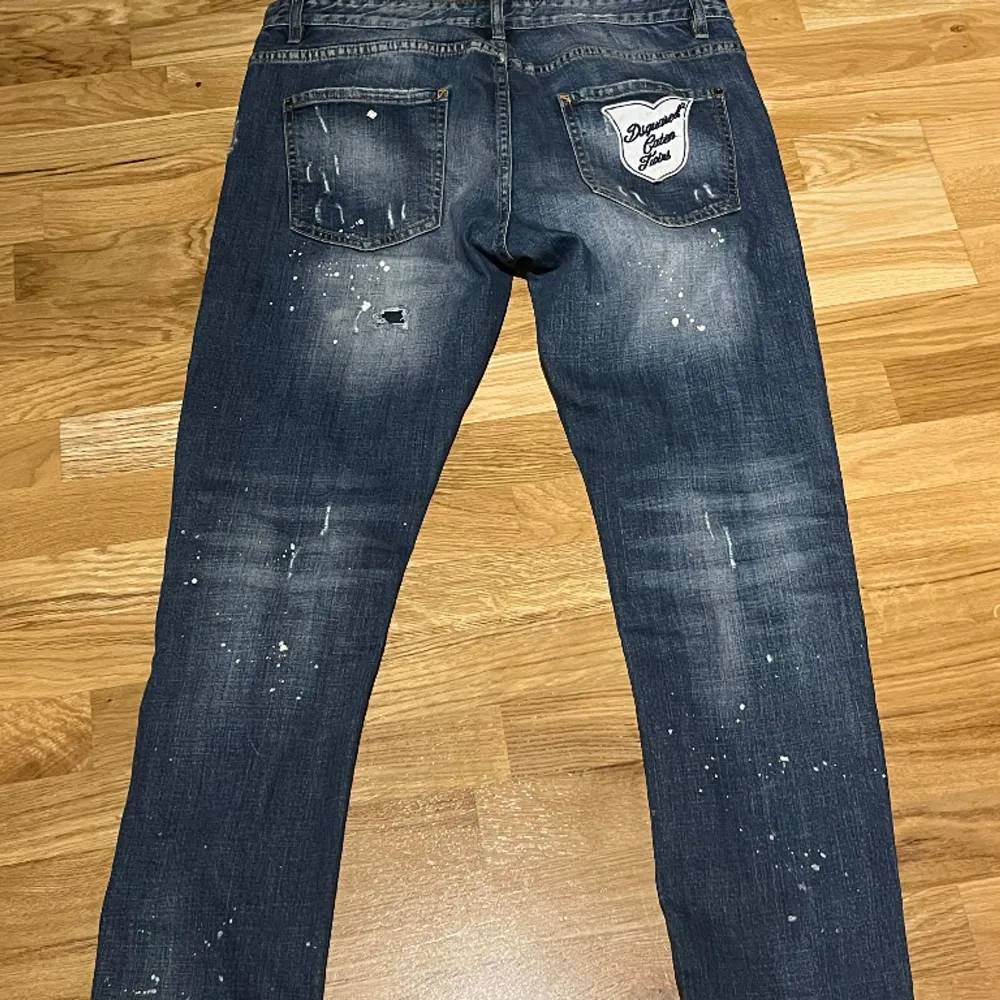 Dsquared2 jeans. Bra skick. Strlk 52. Jeans & Byxor.