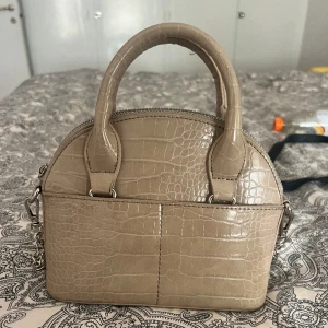 Zara väska  - Använd 1 gång Väska från zara 